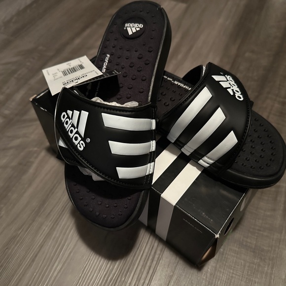 Adidas Kids Black and White Slide Sandals - Picture 2 of 3